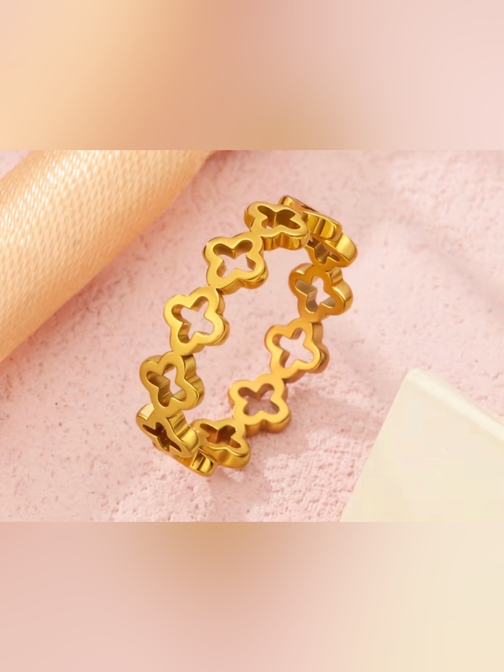 Gold Clover Link Ring - Women Jewelry
